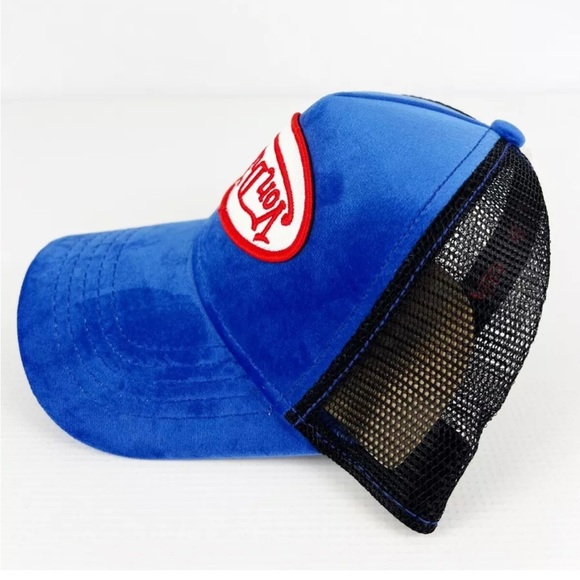 Von Dutch Blue Velvet Upside Down Embroidered Logo
VELVET Trucker Hat/Snapback - Picture 9 of 14